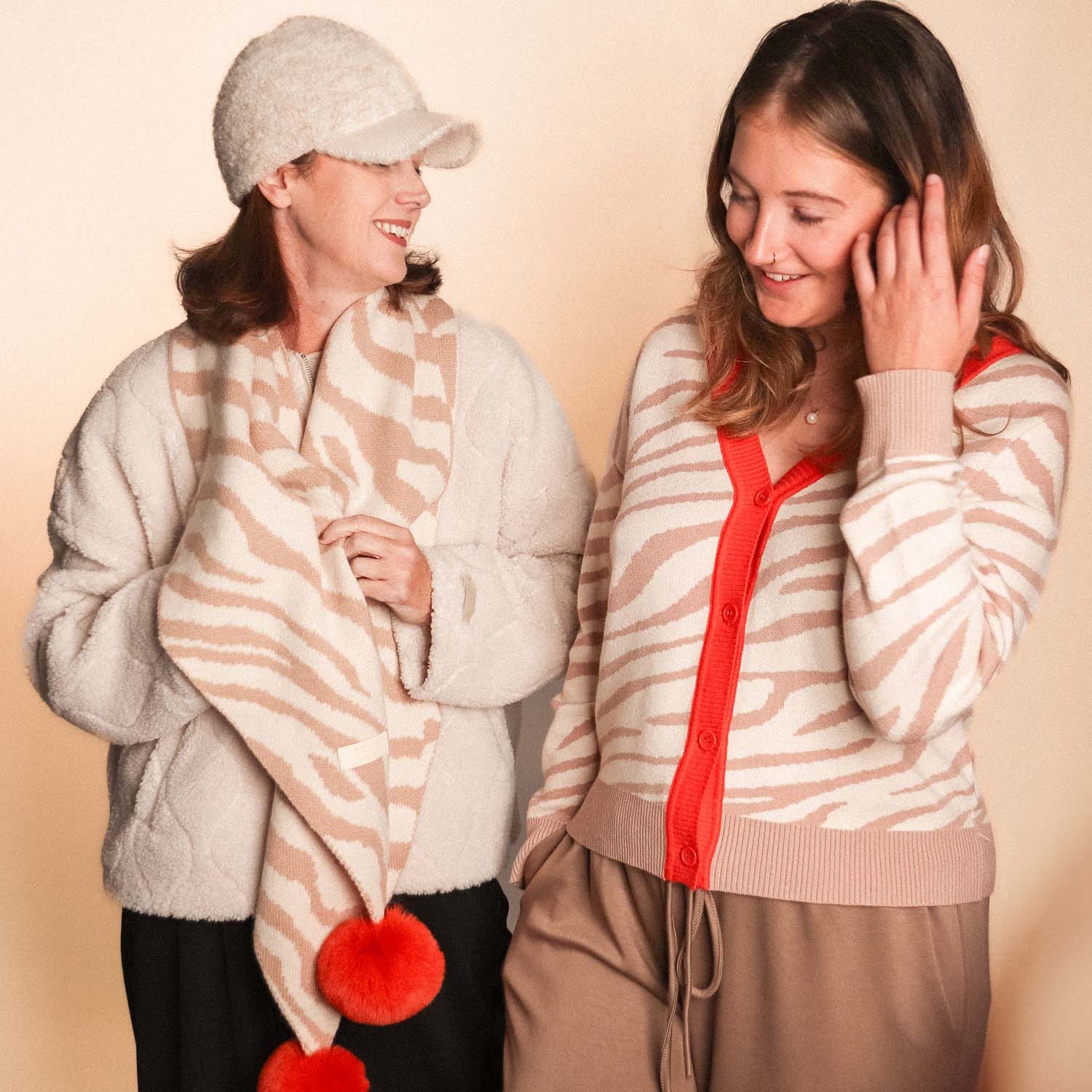 Pom Pom Scarf Zebra/Cream