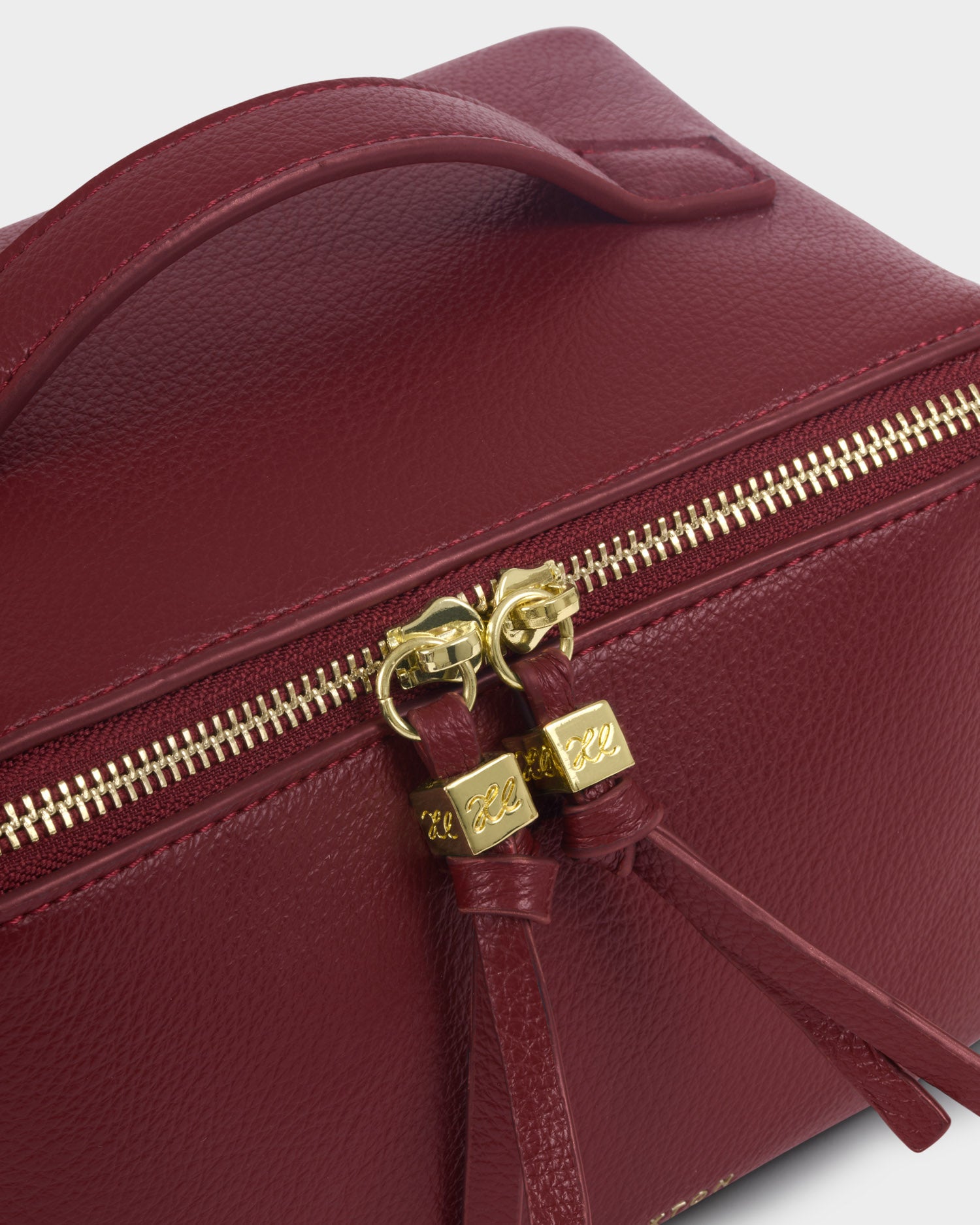 Soho Medium Make Up / Wash Bag 'Cherry'