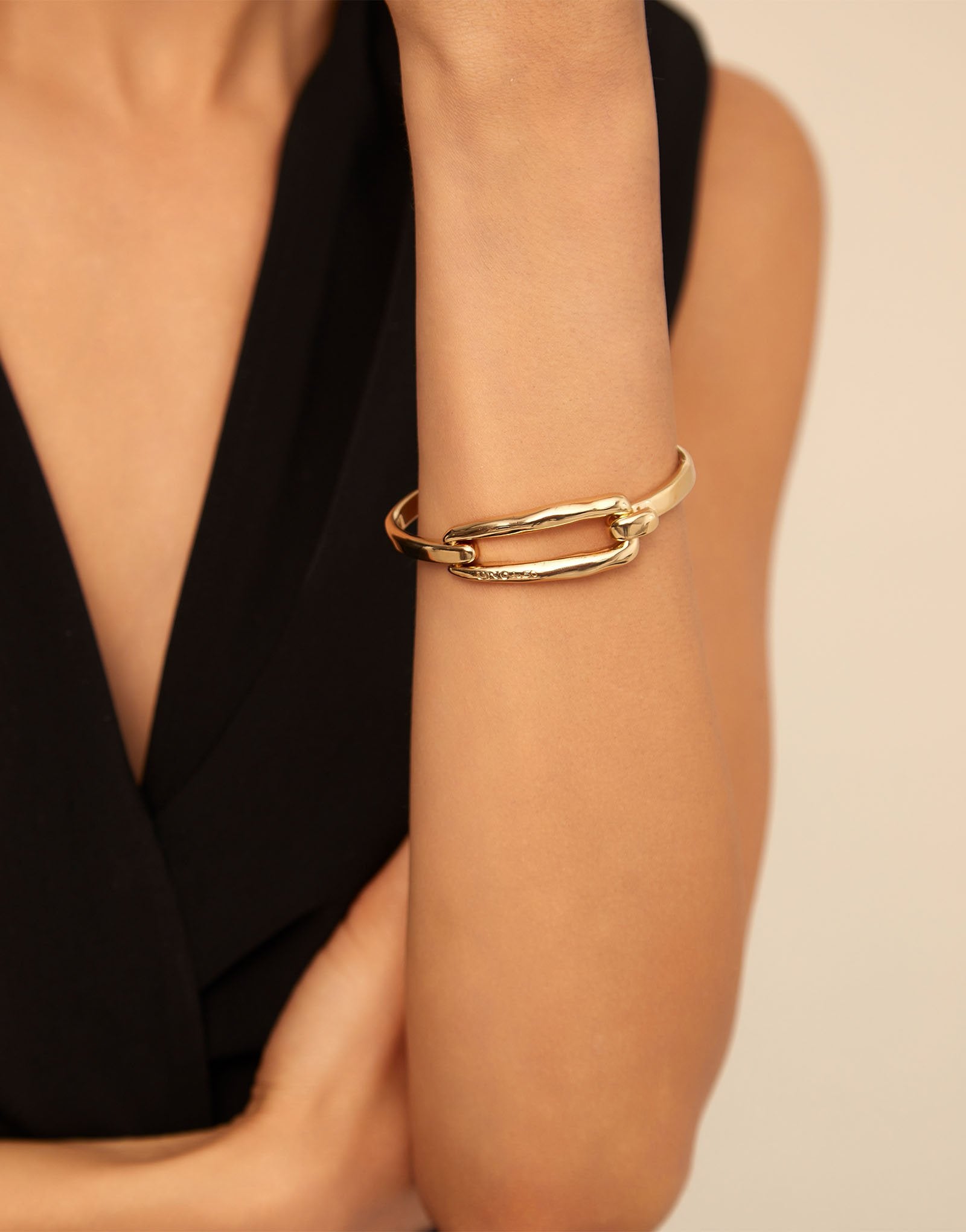 TIED BANGLE
