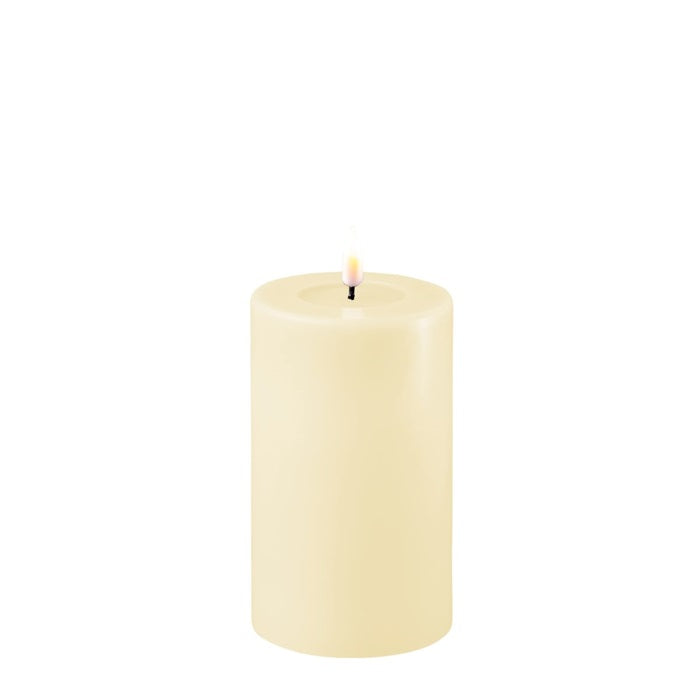 Deluxe Homeart - Battery Operated LED Candle - Cream - 7.5 x 12.5cm