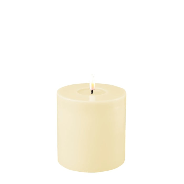 Deluxe Homeart - Battery Powered LED Candle - Cream - 10 x 10cm